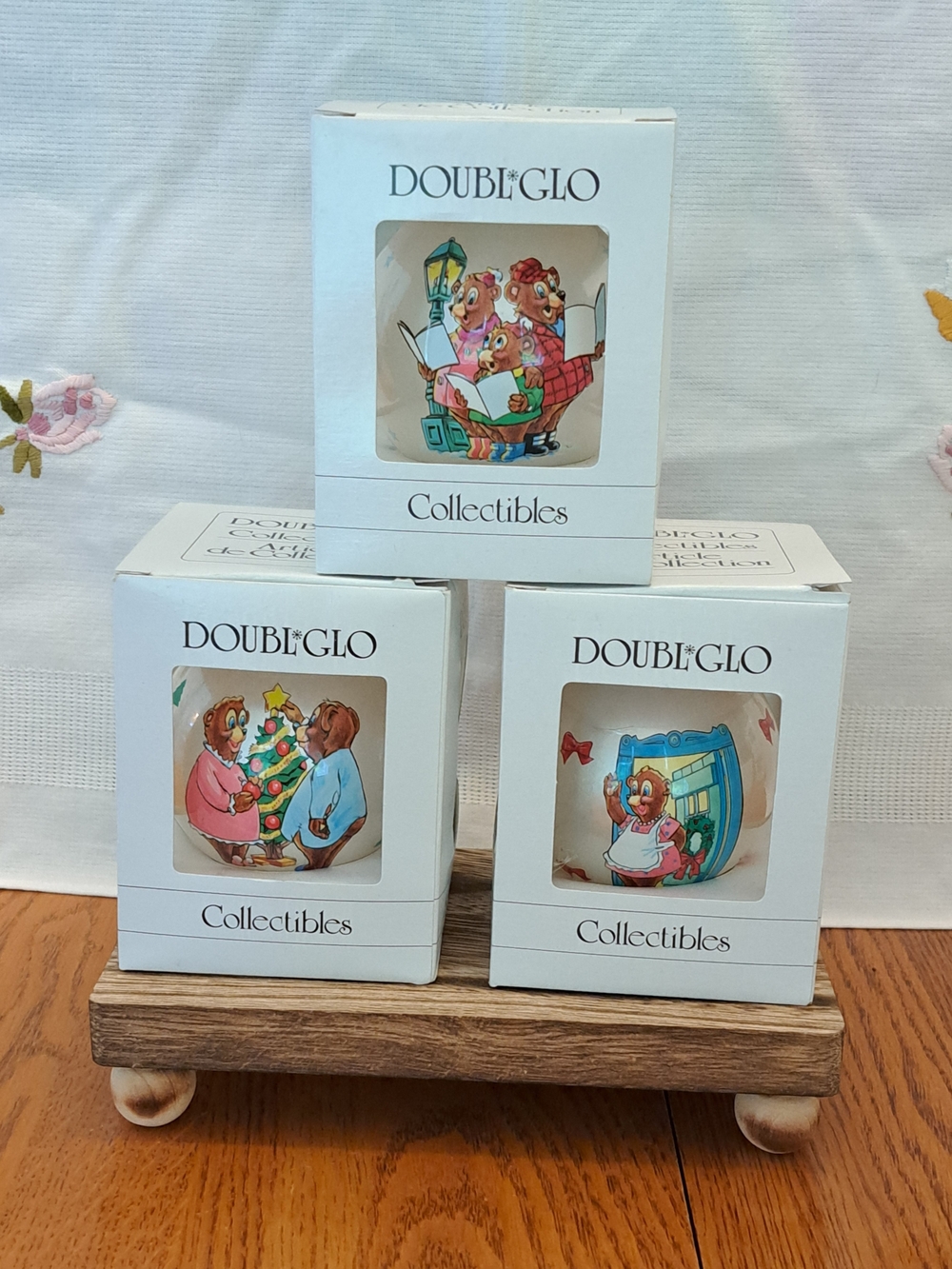 Vintage Doubl'Glo Collectibles Holiday Ornament Set - White